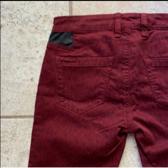 Blank NYC Spray on Skinny Animal Blood - Picture 5 of 7